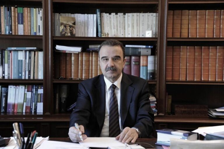 Εργασιακό νομοσχέδιο: Όνειρο εργοδοτών και εφιάλτης εργαζομένων