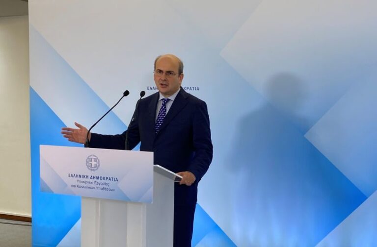Οι ιδιώτες διευθυντές «αλώνουν» τον ΕΦΚΑ – Έλεγχος εργαζομένων και νέο οργανόγραμμα